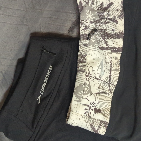 Two Pair of Brooks Women's Running Skorts - Picture 6 of 16